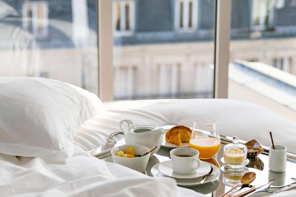 Maison Albar Hotels Le Pont-Neuf Paris Einrichtungen foto Room service
